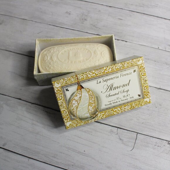 La Saponeria Firenze Decorative Almond Scented Soap Set Made in Italy - Picture 2 of 7